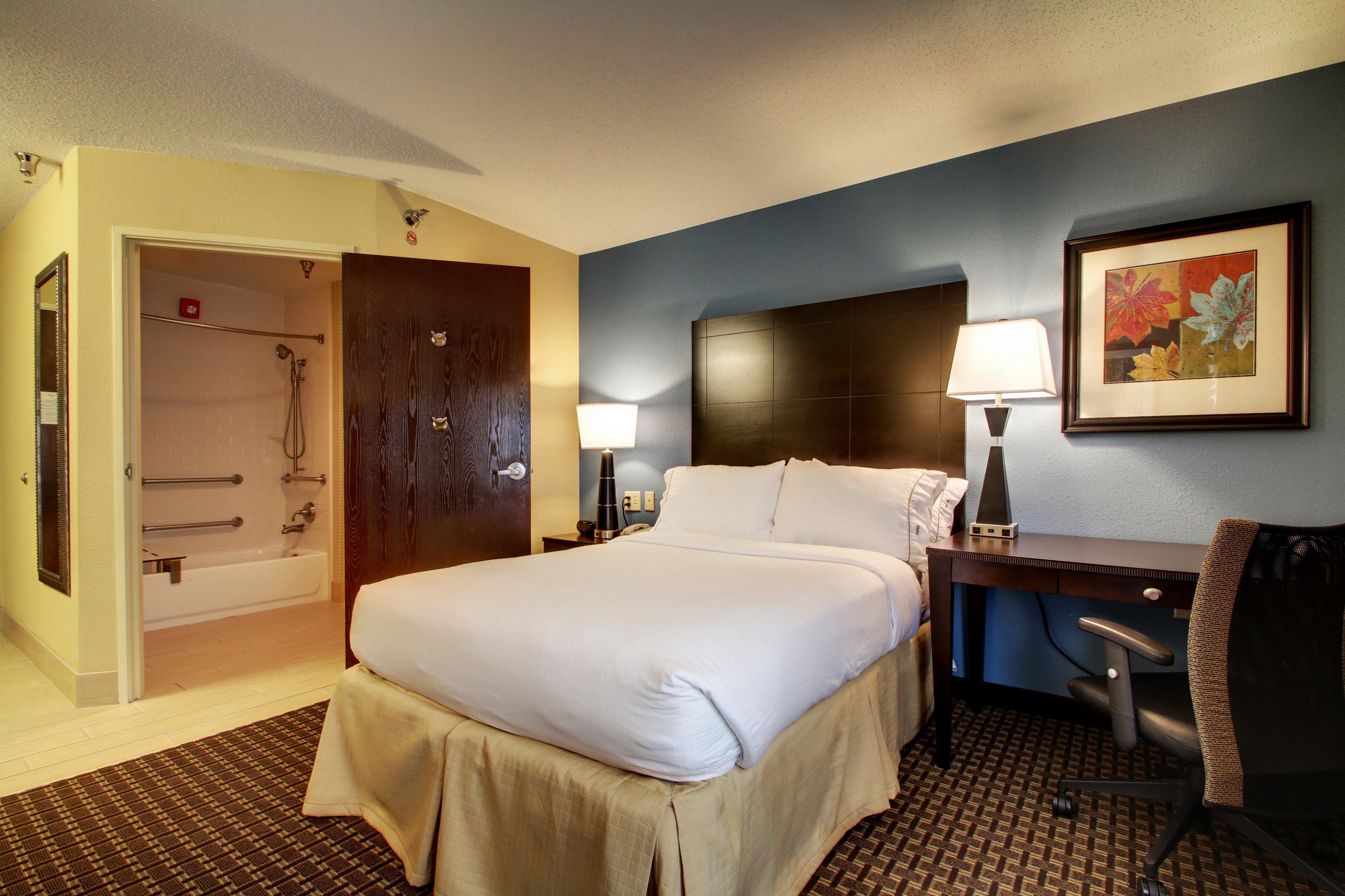 Holiday Inn Express Hotel Fort Campbell-Oak Grove By Ihg Exterior photo