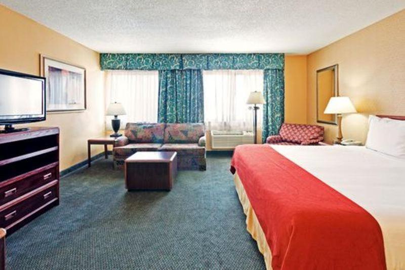 Holiday Inn Express Hotel Fort Campbell-Oak Grove By Ihg Room photo